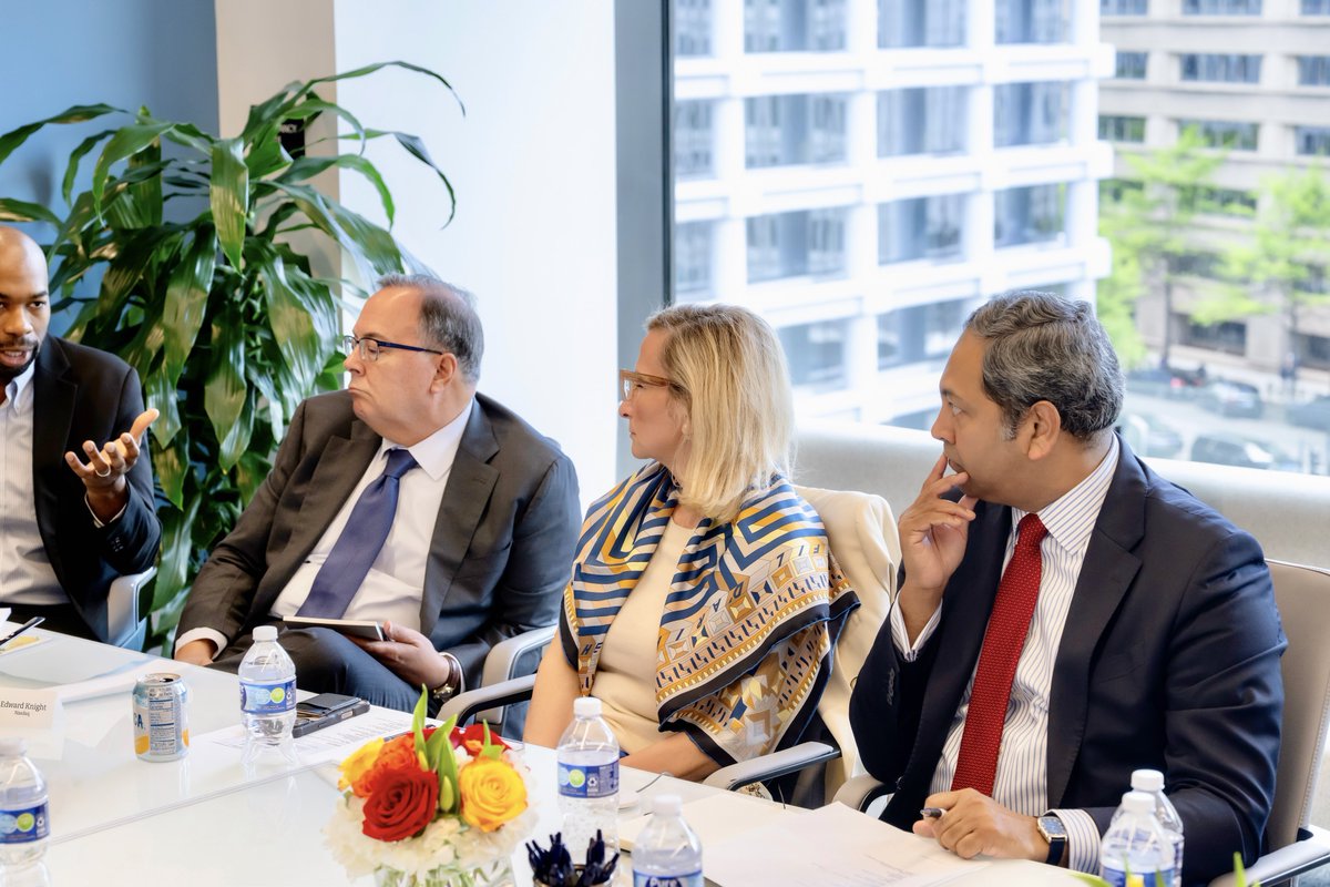 syedmahmood's tweet image. #Technological disruptions, #geopolitical shifts and evolving consumers mean past business playbooks no longer apply. In an era of rapidly changing #global #trade, what distinguishes businesses that are staying ahead of the curve from others who are falling behind? #GSPLeadership