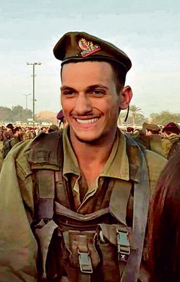 shlomopolak580's tweet photo. הלוחם הגיבור עמרי כהן נפל בעזה לפני שנה.
עמרי הגיבור היה אמור לחגוג היום יום הולדת.
שתפו לזכרו של עמרי כהן גיבור ישראל!! https://t.co/fjQhIqbuy6
