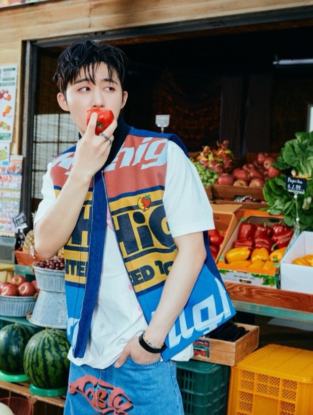 이날 토마토 많이 먹었다 그랬는데..
토마토 별로 안좋아한다며 많은 과일중에 하필 왜 토마토를 골랐을까ㅋ