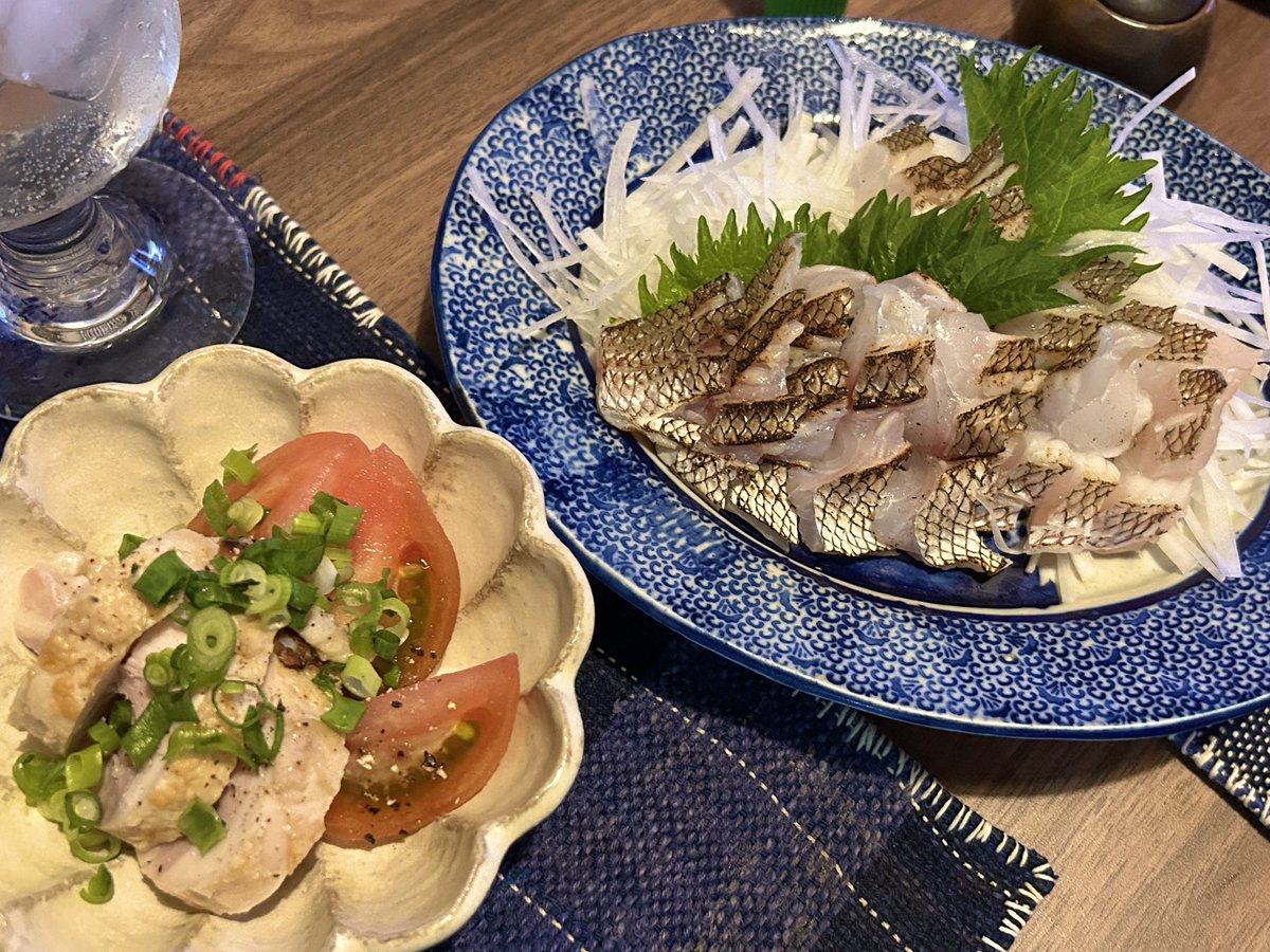 鯛の炙り刺しと作り置き小鉢でよろしくお願いしまーす🍻 #突撃となりの狛ごはん #cooking #ryouri #gohan