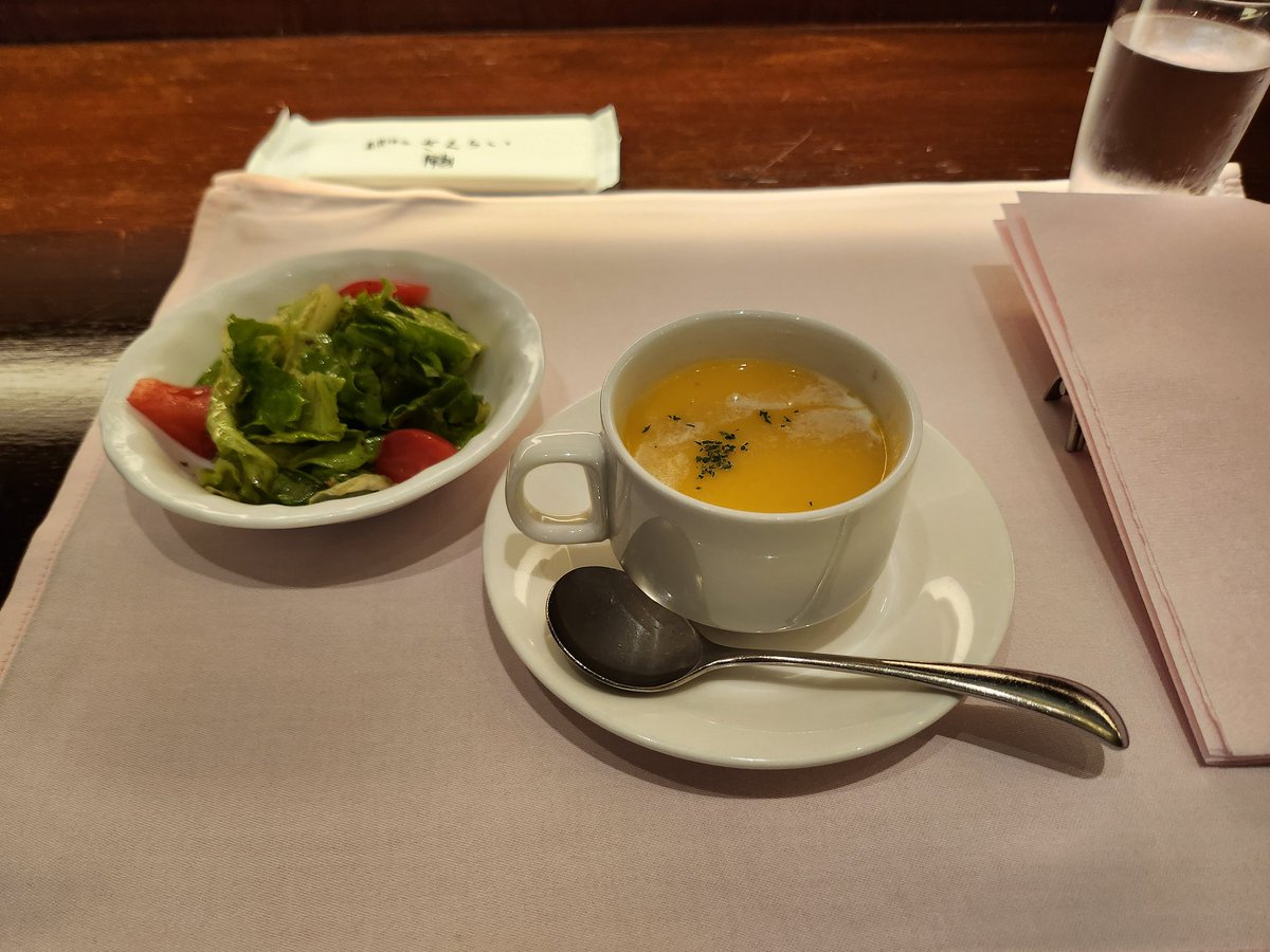 プチ贅沢なオムライスを食べました。連日の御徒町です。