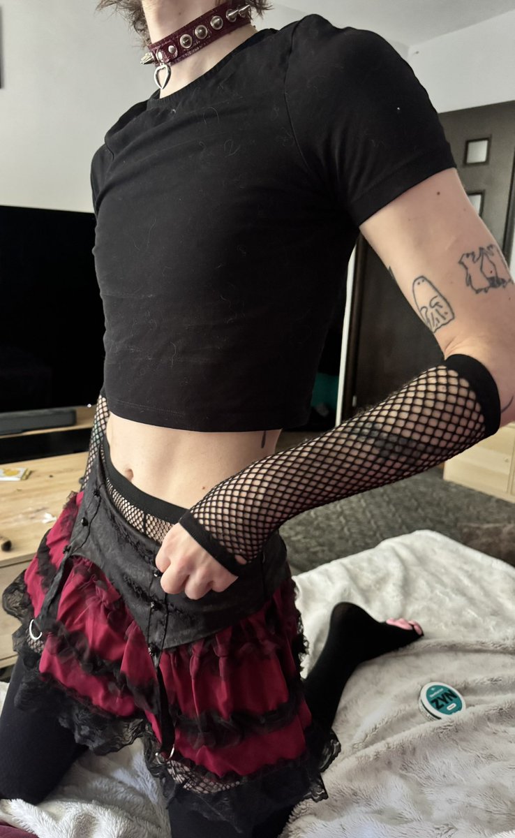 Hux After Dark 🔜 Ibercon tweet media