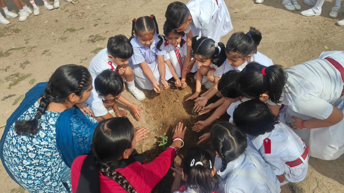 On Earth Day in APS SGNR, Classes 1–2 participated in a tree plantation drive. Teachers highlighted the importance of trees and environmental care. A step towards a greener and sustainable future. 🌱
<a href="/adgpi/">ADG PI - INDIAN ARMY</a> 
<a href="/ChetakCorps_IA/">Chetak Corps</a> 
<a href="/SWComd_IA/">SouthWesternCommand_IA</a> 
#AmoghDivision
#ForeverVictoriousBrigade