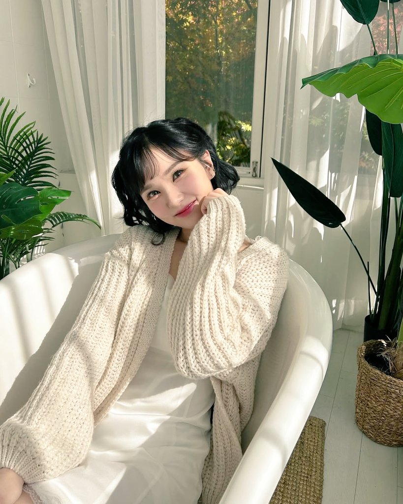 EUNHA ♥︎ tweet media