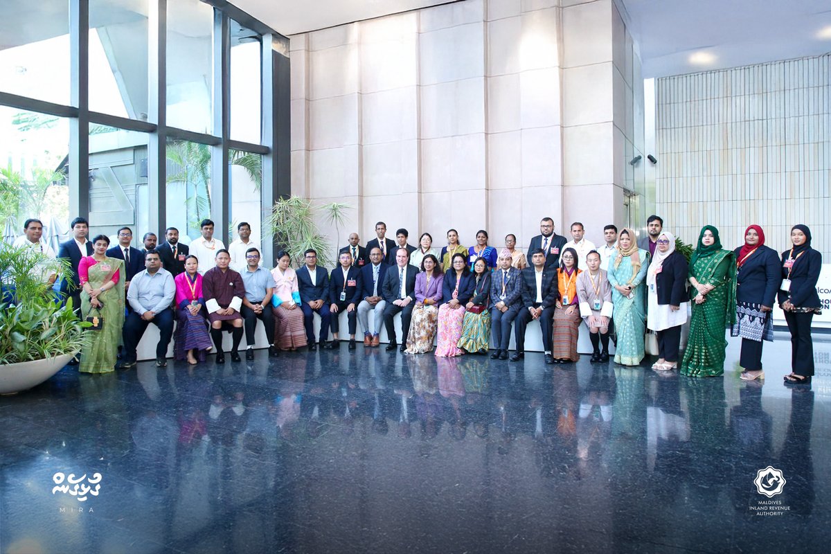 Aishath Yumna Mohamed, Deputy Manager (Legal Service), Aishath Amaany, Principal Tax Officer (Regional Operations); and Senior Tax Officers Mohamed Ridhfaan Jaufar (Recovery), Ali Yaseen (Payment Processing), Faisam Bagir (Engagement), and Fadhuva Hussain (Contact Centre)