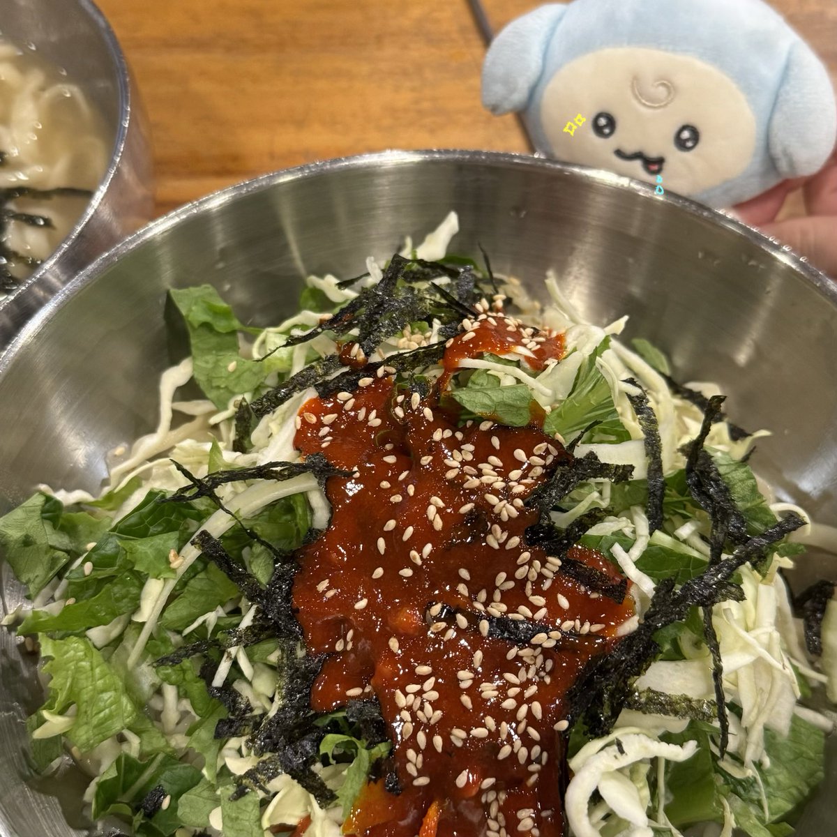 _foryuyu's tweet photo. 튜요야 그건 내 밥이야 https://t.co/JAkhsPK4EE
