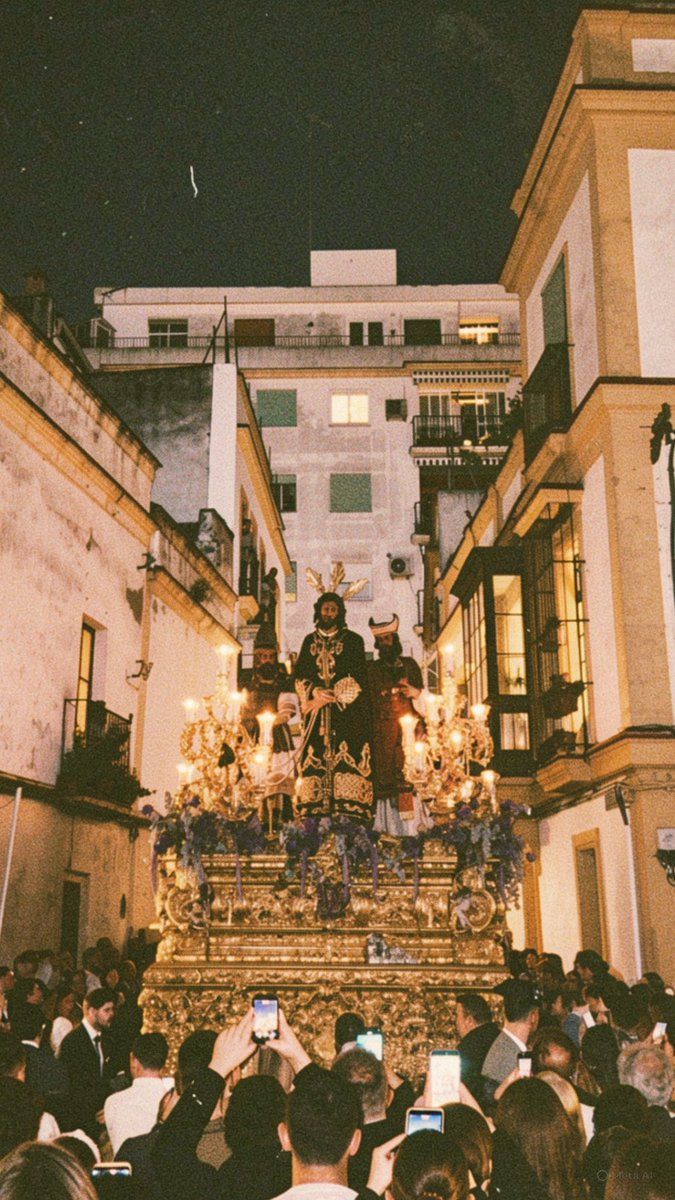 sergiio_lpez's tweet photo. Calle cruces https://t.co/LFjL3TlPt2