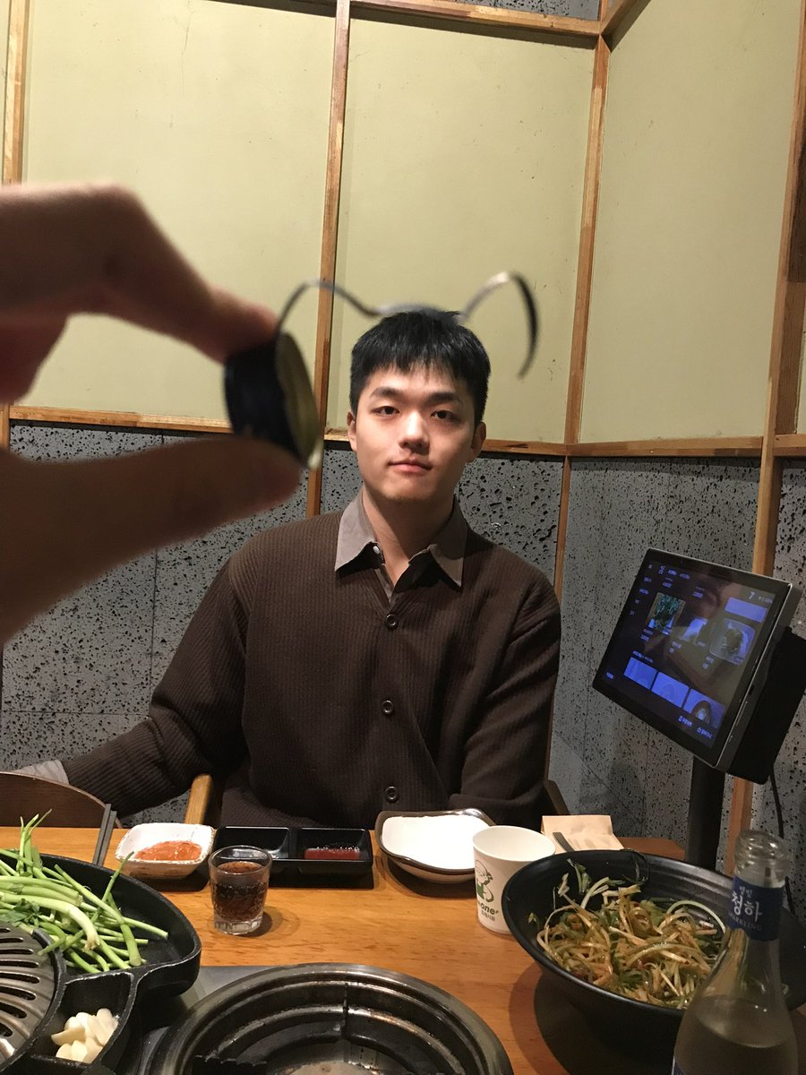 김휘이 tweet media