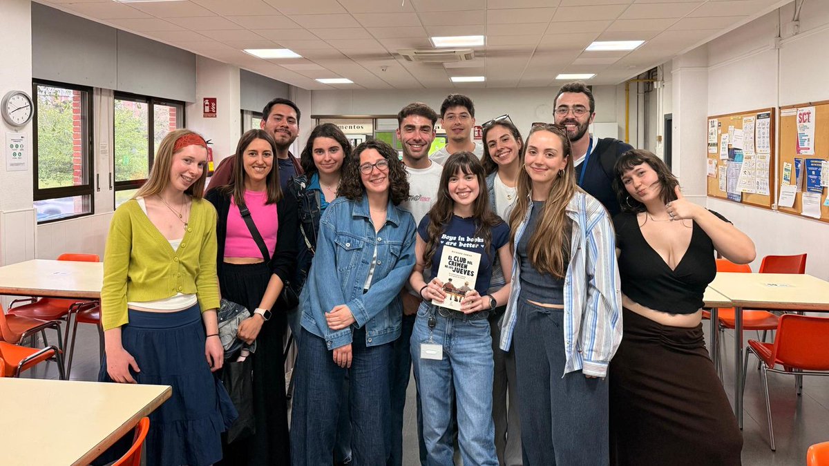 IIBmCSICUAM's tweet photo. 📖✨ Arranca el club de lectura del #IIBM, promovido por IIBM Junior con el libro "El club del crimen de los jueves" de Richard Osman

Un espacio para desconectar, compartir lecturas y disfrutar juntos 

Y si se puede, al aire libre y con picoteo 😉 https://t.co/hRmcGSAdRR