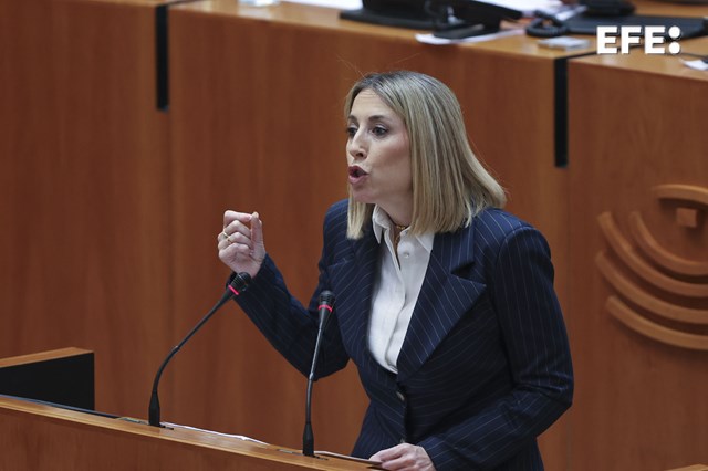 EfeExtremadura's tweet photo. La presidenta extremeña en funciones, @MGuardiolaM , ha aseverado en eel segundo día del Debate de Investidura, que no pedirá perdón por gobernar con Vox, pues "las urnas han hablado" y el acuerdo alcanzado "no es fascismo, es mayoría parlamentaria" https://t.co/HUp5sXrCae