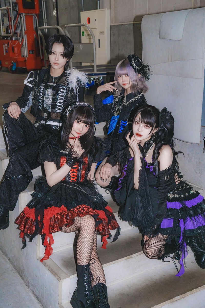 ✝︎ HEROINES FES -debut day- ✝︎

2DAYSお越しくださり有難う御座いました‧✧̣̥̇‧

next ▶︎ 04.23 ふぃくふぇす！ vol.19 〜こるね誕生日SP 〜