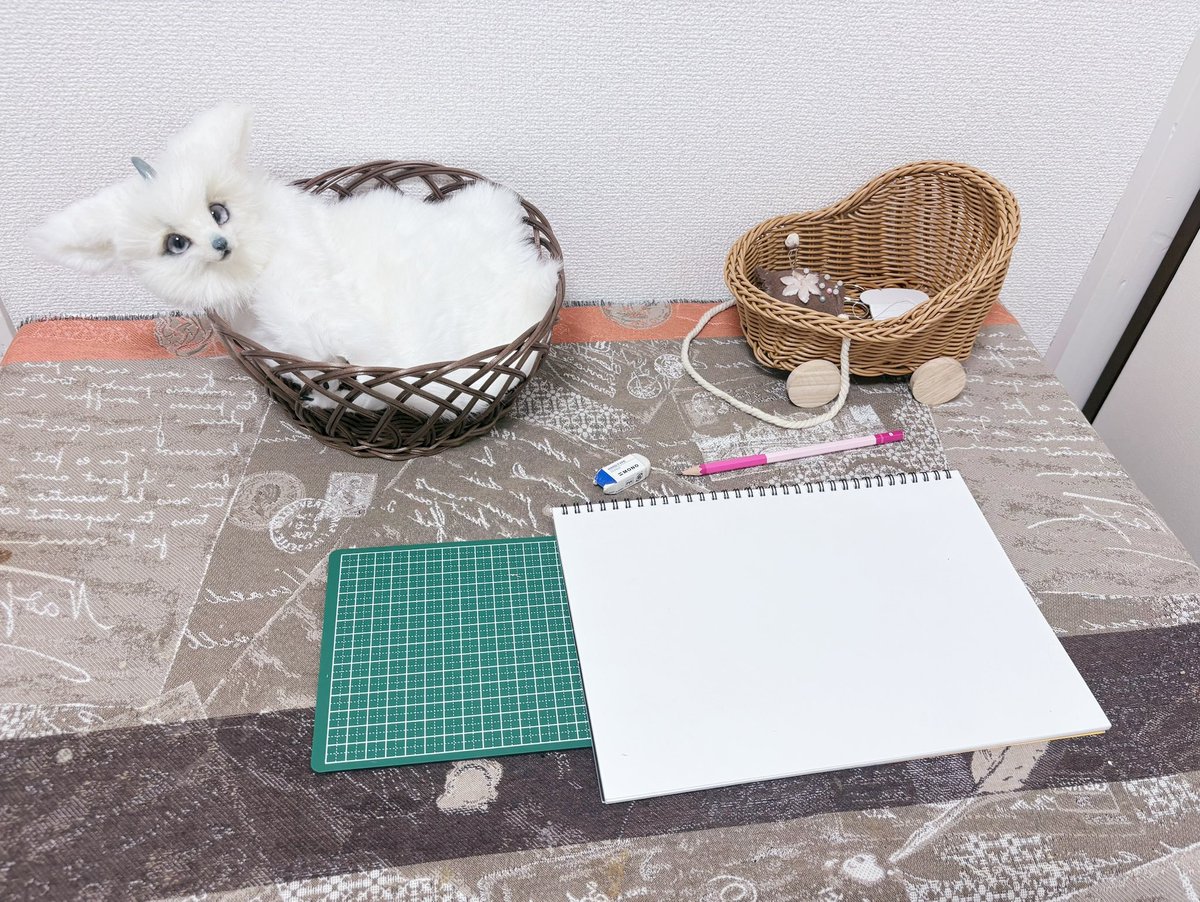 macaronoxou's tweet photo. ずっと引っ越しでバタバタしていましたがやっと作業台と道具の整理ができました😇 https://t.co/LqmZ8xsSJs