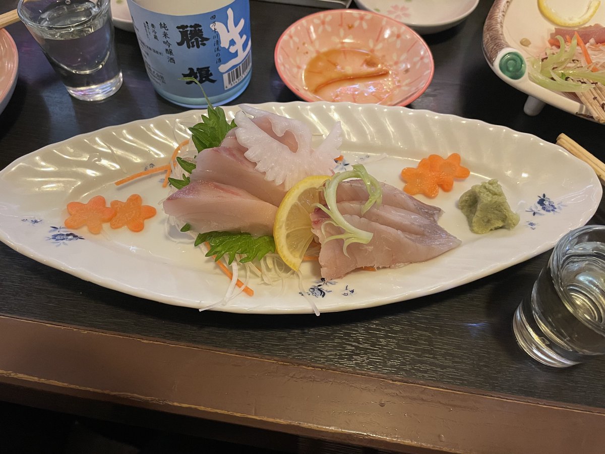 なうしか tweet media