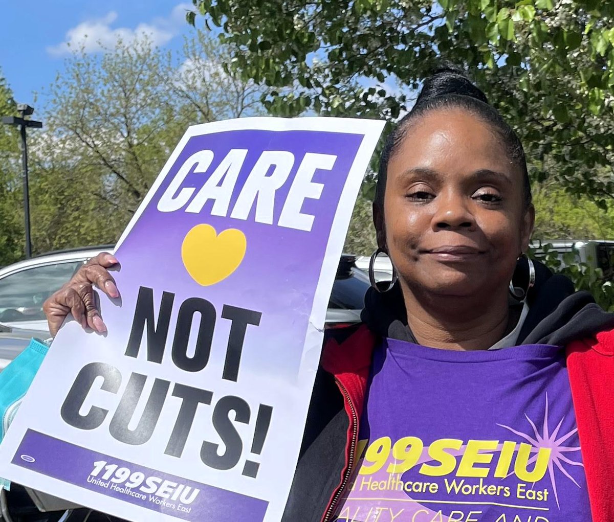 Linden nursing home workers picket for better benefits and pay dlvr.it/TS9984