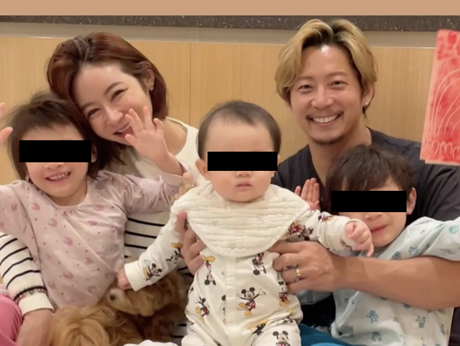 aigare01's tweet photo. 【悲報】脱税インフルエンサー、夫に捨てられる
知人の男らと共謀し、約1億5700万円を脱税したとして
法人税法違反などの罪に問われている宮崎麗果(38)。
何も知らなかった夫で元EXILEの黒木啓司氏は、
離婚を突きつけ地元へ戻った模様。

宮崎麗果はこれでバツ3、
5人のお子さんの母親だそうです。 https://t.co/fsn8zc3rsB