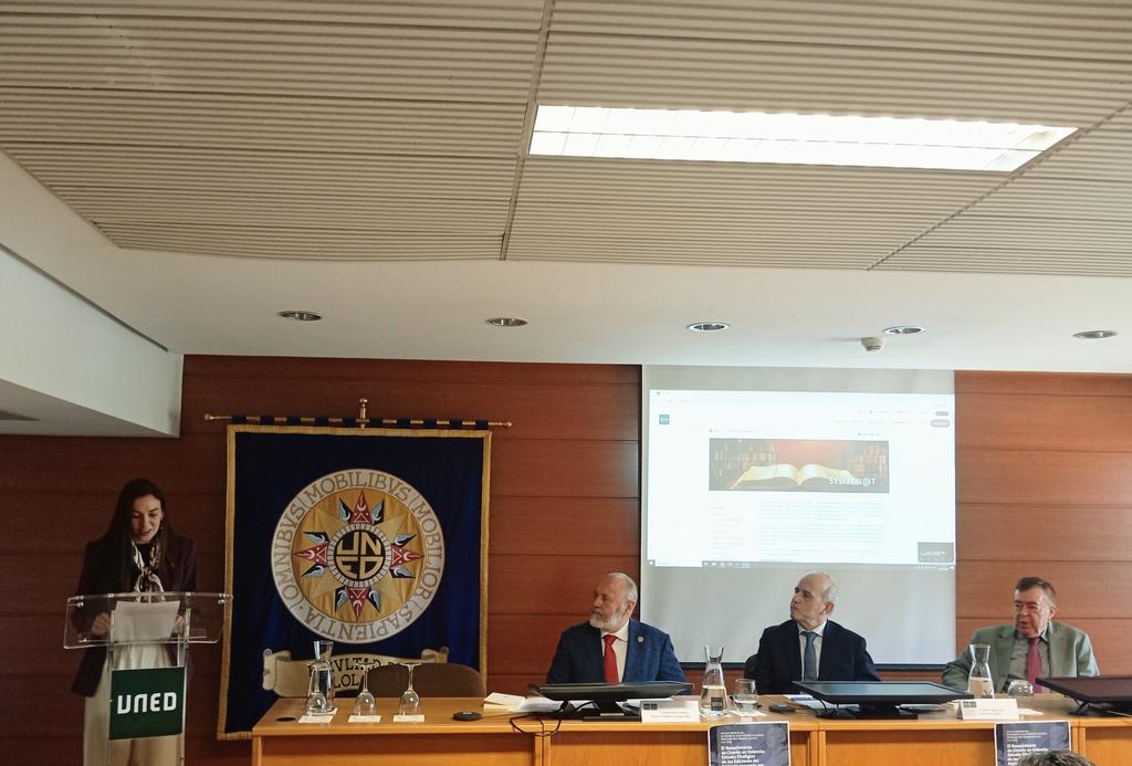 UNED_Filología tweet media