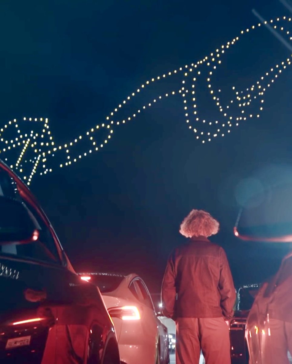 SwanFilmsTV's tweet photo. Episode 2 of Grayson Perry Has Seen The Future transmits tonight, 9pm @Channel4  

In this episode Grayson explores the motivations of the people behind the tech in Silicon Valley. #graysonperry https://t.co/9YOOUibMin