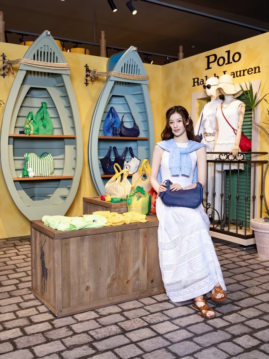 zou77Z_misana's tweet photo. SANA IG
蠶室樂天世界購物中心地下1樓開設的 #PoloPlay 快閃店,開放至4月29日
歡迎前往參觀🌿💛
#PoloPlay #PoloRalphLauren #PoloRalphLauren
#사나 #SANA #サナ #TWICE #트와이스 https://t.co/QB1CQg5Ygf