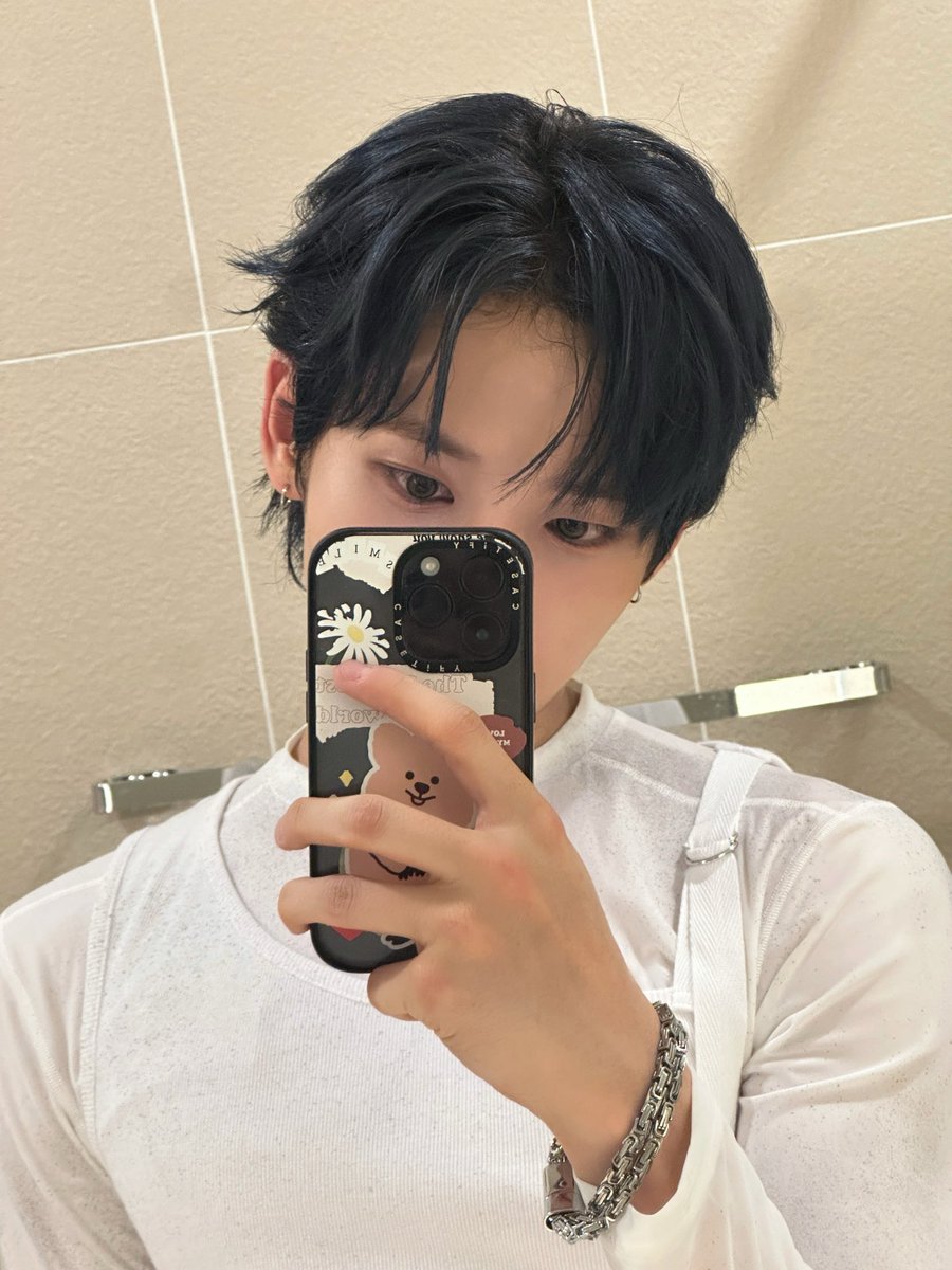 03O529's tweet photo. 나 거셀 너무 좋아하지... 🫰🏻🫰🏻 https://t.co/2RO6FJnbkr