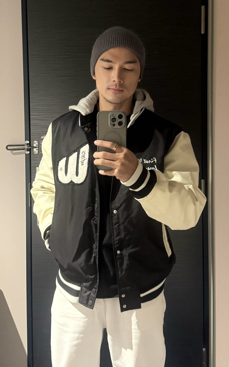 WeeBinuya tweet media