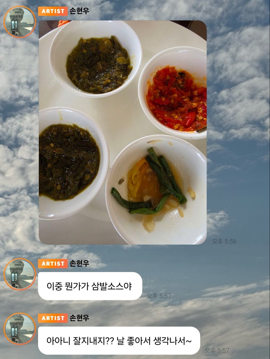 coppamagz's tweet photo. shownu akhirnya menuhin bm sambel bawang &amp; sambel ijo

🐻 di jakarta aku makan ayam goreng pake sambel https://t.co/OHbrul8z0I