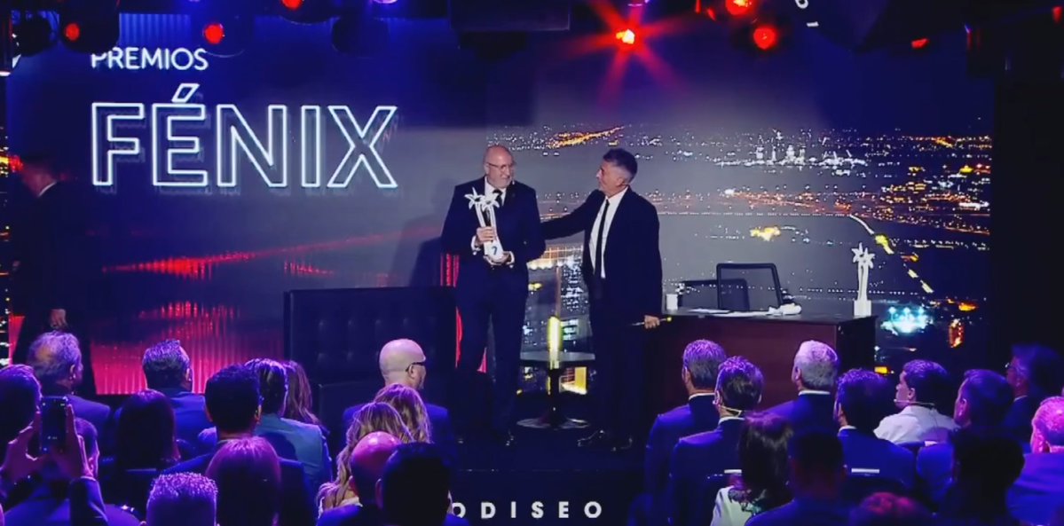 Orgullosos 💛

Alfonso López Rueda, presidente de Grupo Reina, recibe el Premio Fénix de Economía 2026.
Un reconocimiento que llega en nuestro 100 aniversario y que refuerza nuestro compromiso con la calidad, la innovación y nuestra tierra.

Gracias, Murcia💛

Más información: