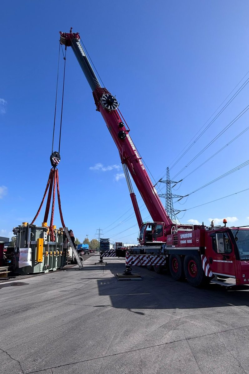 sparrowcranes's tweet image. ☕️ Keeping those tea cups boiling!

Our Liebherr LTM 1300-6.3 doing a full transformer move from reload at Hallen, Bristol, through to final installation on site in Abergavenny.

sparrowcrane.co.uk/2026/04/22/fro…

#crane #cranes #engineering #construction #craneoperators #craneoperator