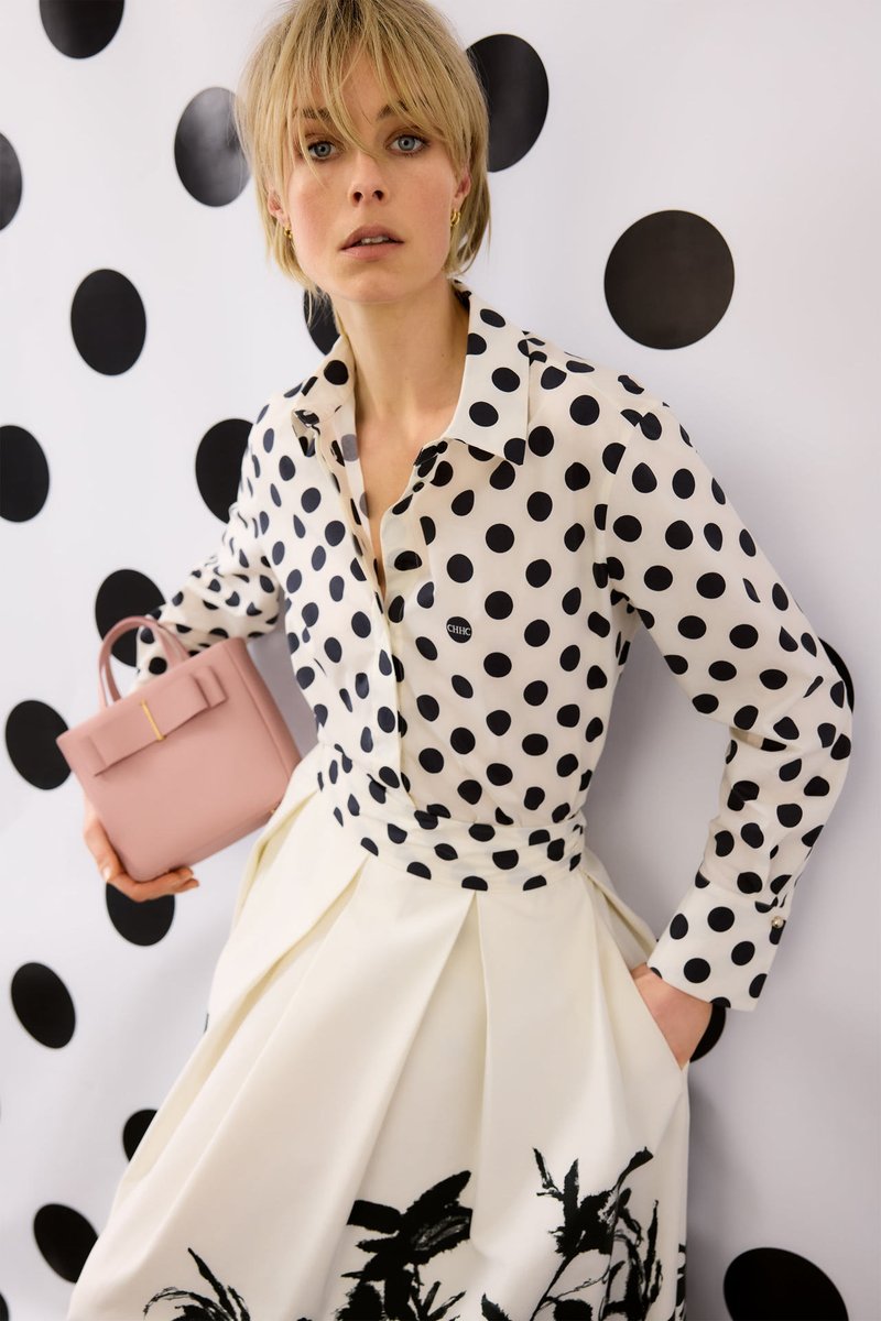 kendam_com's tweet image. CH Carolina Herrera Summer 2026 collection outfits kendam.com/news/lookbooks…

#CHCarolinaHerrera #SS26 #Lookbooks #NewYork #Fashion #Kendam