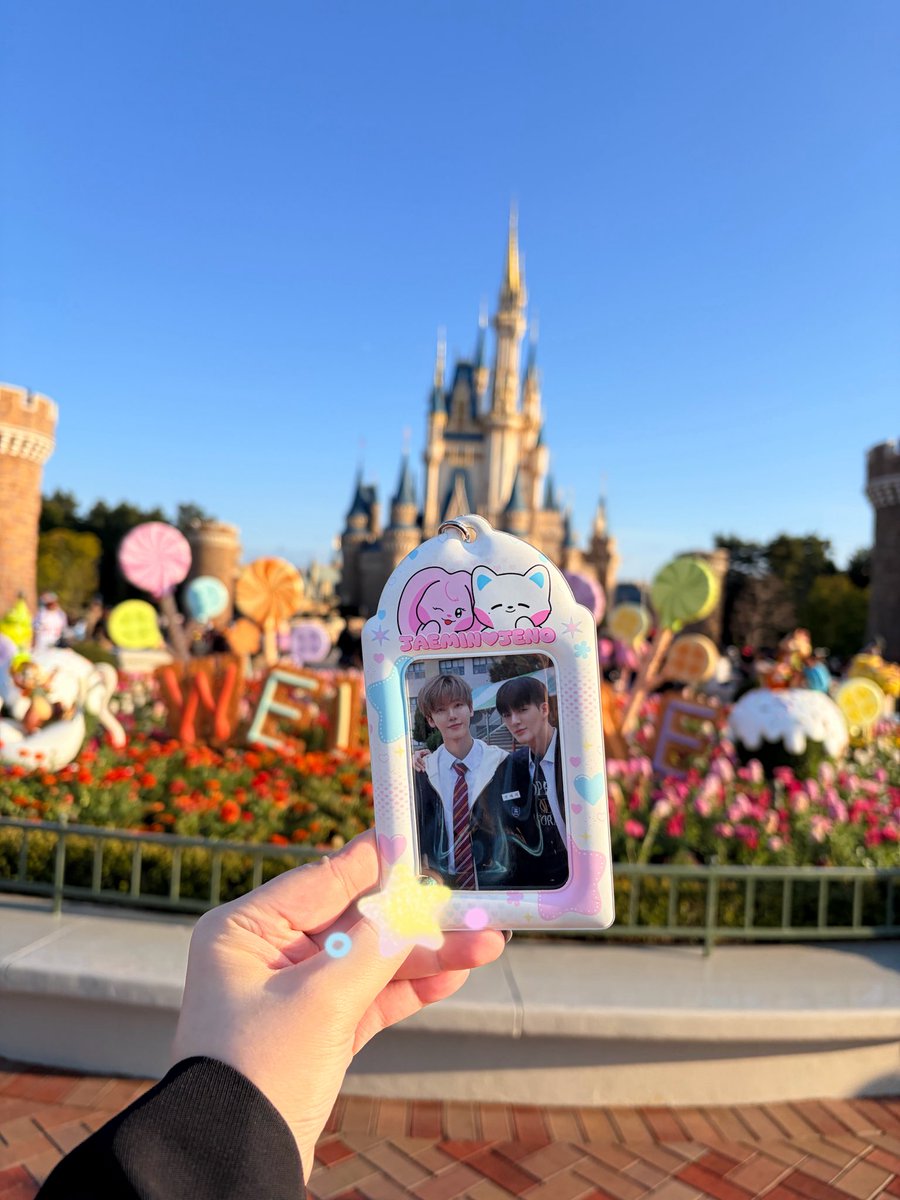 nobouna's tweet photo. elo quick go lang 😗 jeno pc holder is also avail 

🔗 https://t.co/F6wfmGRHw6 https://t.co/p2lyX2DTGc