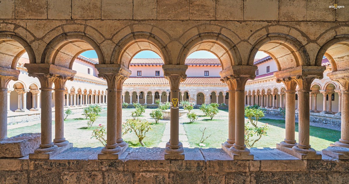 arteviajero_com's tweet image. El Monasterio cisterciense de Santa María la Real de Villamayor de los Montes (Burgos) presenta un magnífico claustro románico, en él destacan sus bellísimos capiteles de temática vegetal y su pavimento original del S. XVI
⬇️⬇️⬇️
arteviajero.com/articulos/mona…
#FelizMiercoles #arte