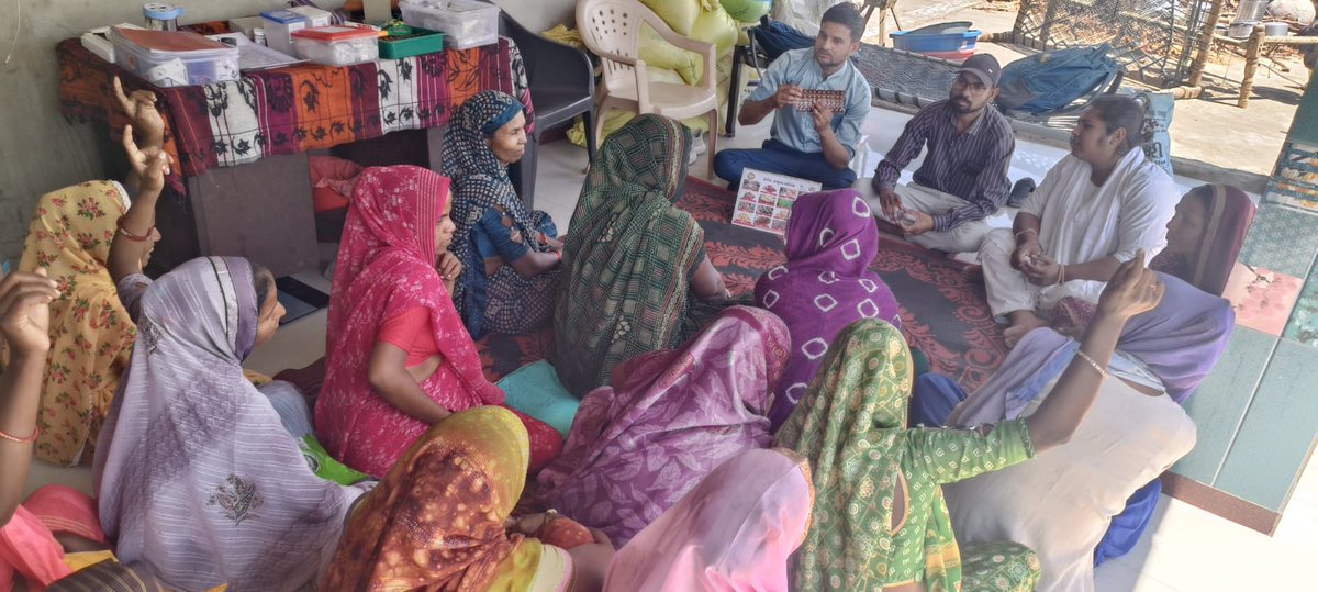 CdhoSabarkantha's tweet image. હિંગટીયા, ખેડબ્રહ્માના અંતરિયાળ વનબંધુ વિસ્તારમાં SBCC બેઠક.
સગર્ભા, ધાત્રી માતાઓ અને કિશોરીઓ માટે પોષણ અને એનીમિયા અંગે મહત્વપૂર્ણ માર્ગદર્શન.
સંતુલિત આહાર, સમયસર તપાસ અને જાગૃતિ દ્વારા સ્વસ્થ માતા અને સશક્ત કિશોરી — એ જ સ્વસ્થ સમાજનો આધાર.
#healthcare #awarness #healthforall