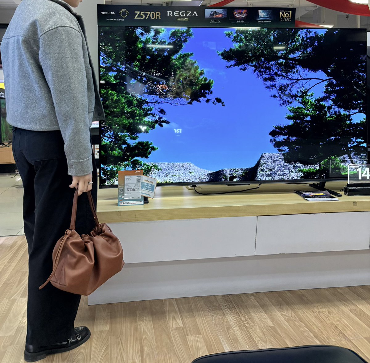 ELLA & GLO tweet media