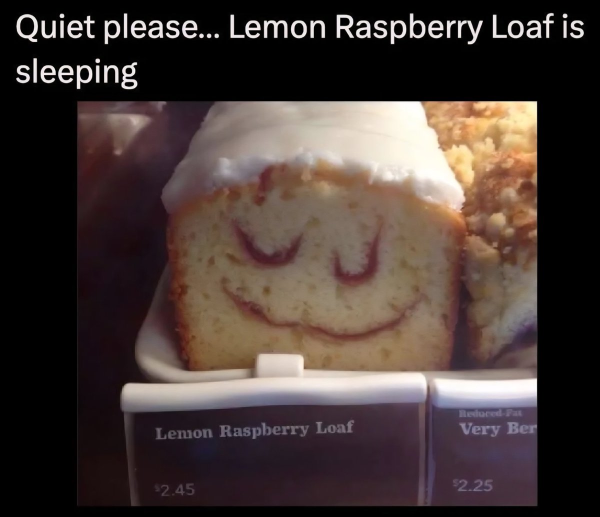 AlexJayZA's tweet image. It's lunchtime!
Don't loaf on munching. 
#WeirdWednesday
