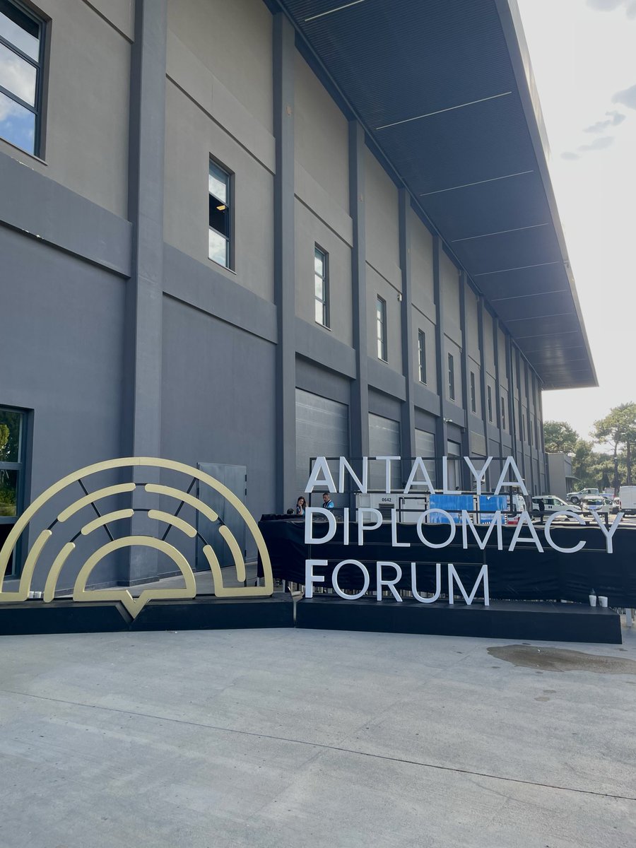 medipolui's tweet photo. Sevgili UİT Ailesi!💌

Uluslararası İlişkiler Topluluğu Yönetim Kurulu olarak Antalya Diplomasi Forumu’na katılım sağladık. 

Forum kapsamında gerçekleştirilen oturumları takip etme, alanında öne çıkan diplomatlar, karar alıcılar ve uzman isimlerle bir araya gelme ve diplomasi https://t.co/bzue44XwWb