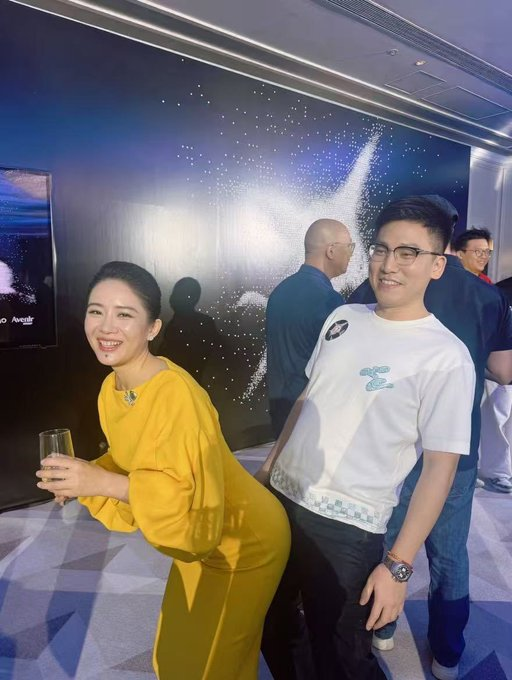 nonymoushack's tweet image. The secretary of a major cryptocurrency exchange—which boasts the world’s highest trading volume—has a chocolate chip stuck to her chin and looks like she’s thoroughly enjoying the moment. Binance has plenty of room to spare.
#CryptoEvent #Binance