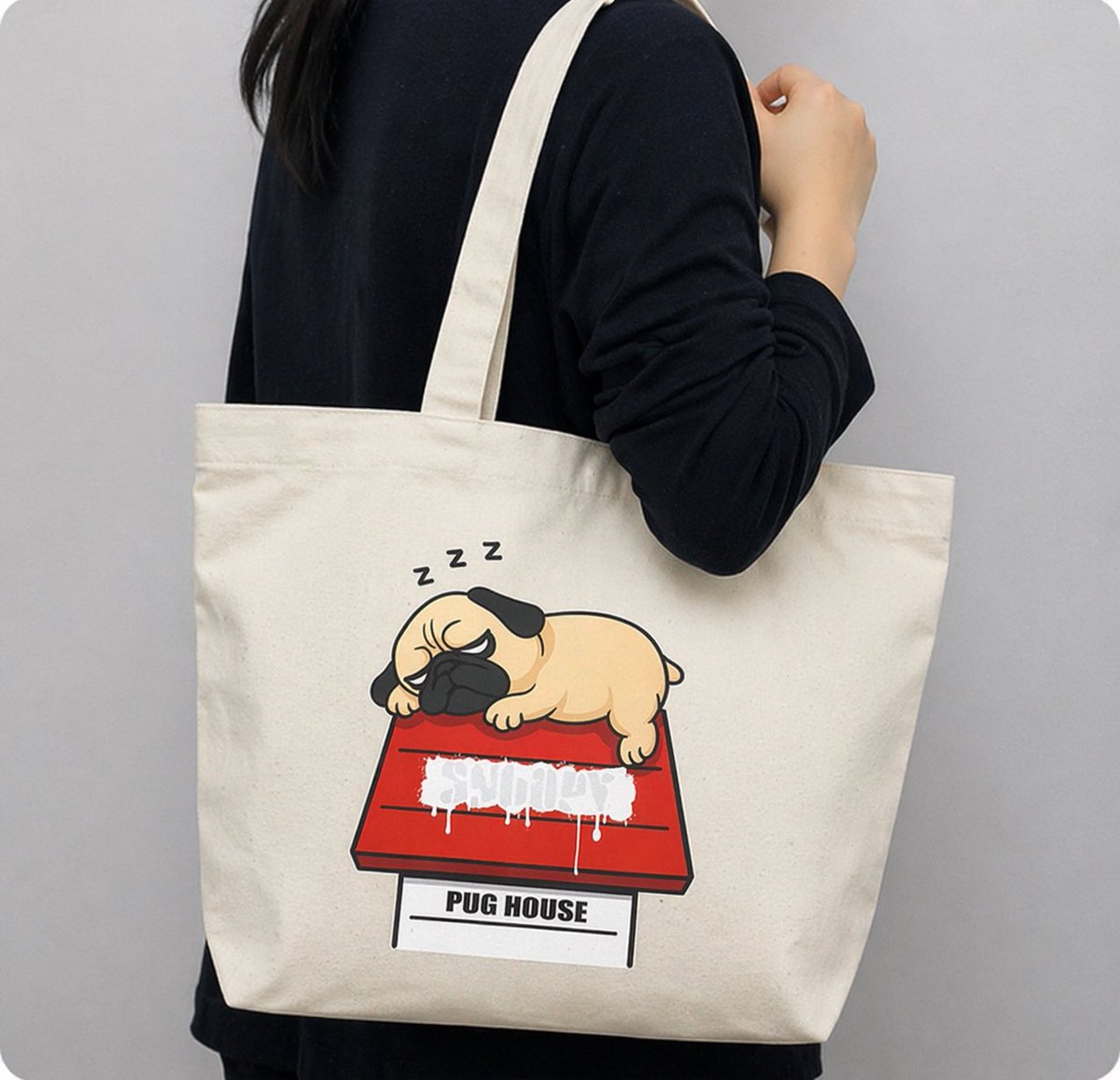 usot_usot_usot's tweet image. New item bag

見覚えのある赤い屋根の上で寝てるパグちゃんのトートバッグ！厚手のしっかりとした生地です。

USO?T BASE店
4/25（土）販売開始！

カラー/ナチュラル
価格/ 3,500円

#パグ
#pug