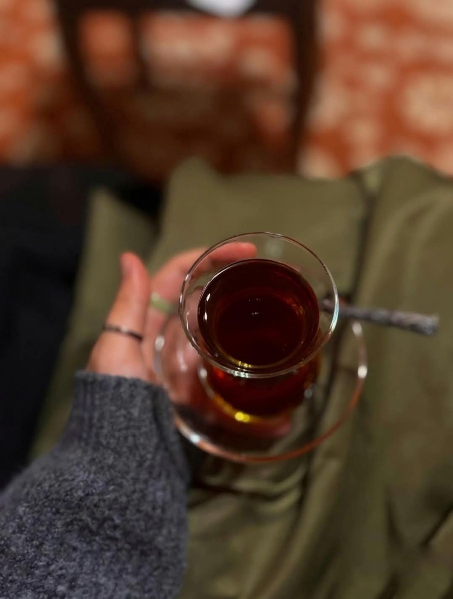 sesiz2306's tweet image. Başımızdan gecen olay👇
Balkon dan güle güle eyy 
#RAMAZAN diye Bağırdım
Gözü kör olmayasica 🤦‍♀️
Yoldan geçen adaminda adı.?
#Ramazanmiş 🤭🫣
Eyvallah #demezmi.😁😄

Tesadüfün de böylesi. 🫣😄

Neyse konumuza dönelim 🖋😊
Çayımızı yudumluyalım🙋‍♀️