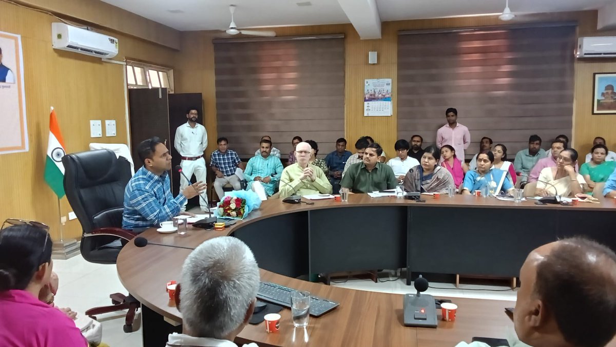 projssagar's tweet image. ➡️ स्वैच्छिक संगठनों (NGO) के सशक्तिकरण हेतु ‘पंख’ कार्यक्रम के तहत जिला स्तरीय बैठक संपन्न हुई।

➡️ जिले के समस्त स्वयंसेवी संस्थाओं की डायरेक्टरी तैयार की जाएगी
___सीईओ

@CMMadhyaPradesh @DrMohanYadav51 @JansamparkMP #jansamparkMP #sagar