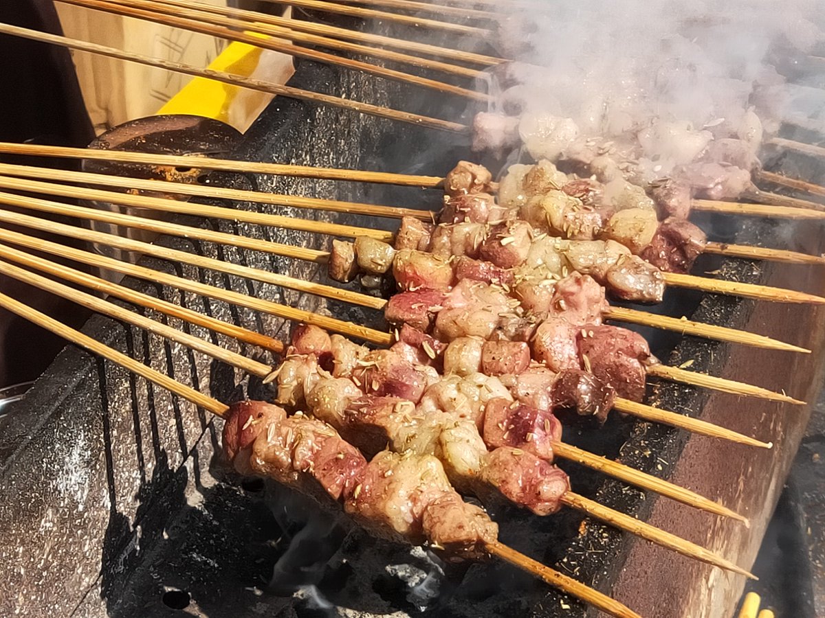 LiisaSilander's tweet image. "15min Lean Lunch Hack! Grilled chicken + quinoa + roasted veggies (zucchini/bell pepper) + a drizzle of olive oil. 30g protein, 20g fiber—fuel your goals, skip the guilt.  #FatLossMeal #EasyRecipes"