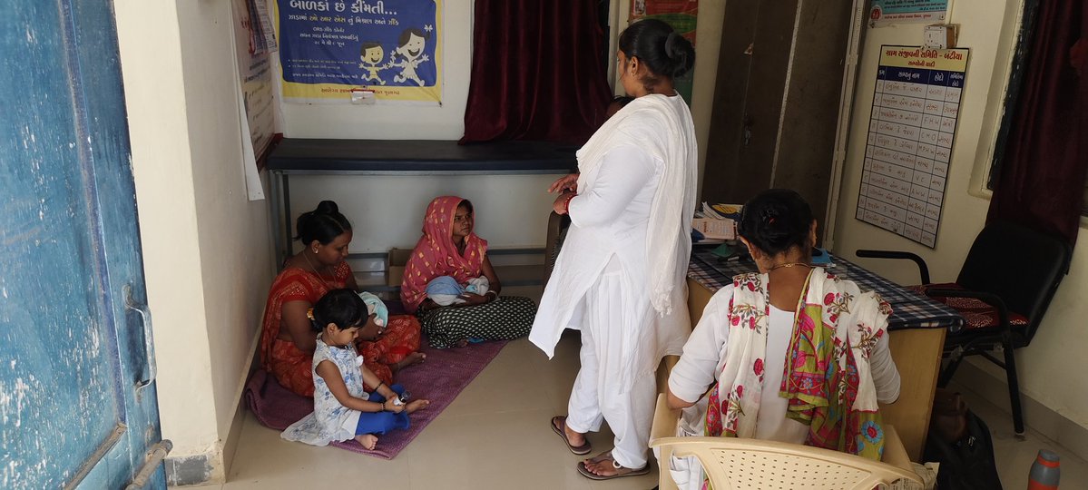 આજ રોજ આયુષમાન આરોગ્ય મંદિર બંટીયા ખાતે #મમતાસેશન નુ આયોજન કરવામાં આવ્યું તેમાં બાળકો નુ રસીકરણ કરવામાં આવ્યું અને #WroldMalariaDay અંતર્ગત ગામ લોકો ને મેલેરિયા દિવસ ની માહિતી આપવામાં આવી.. #MamtaSession #WorldMalariaDay #lamansiónvip #HealthForAll #HealthEducation #HealthyEats