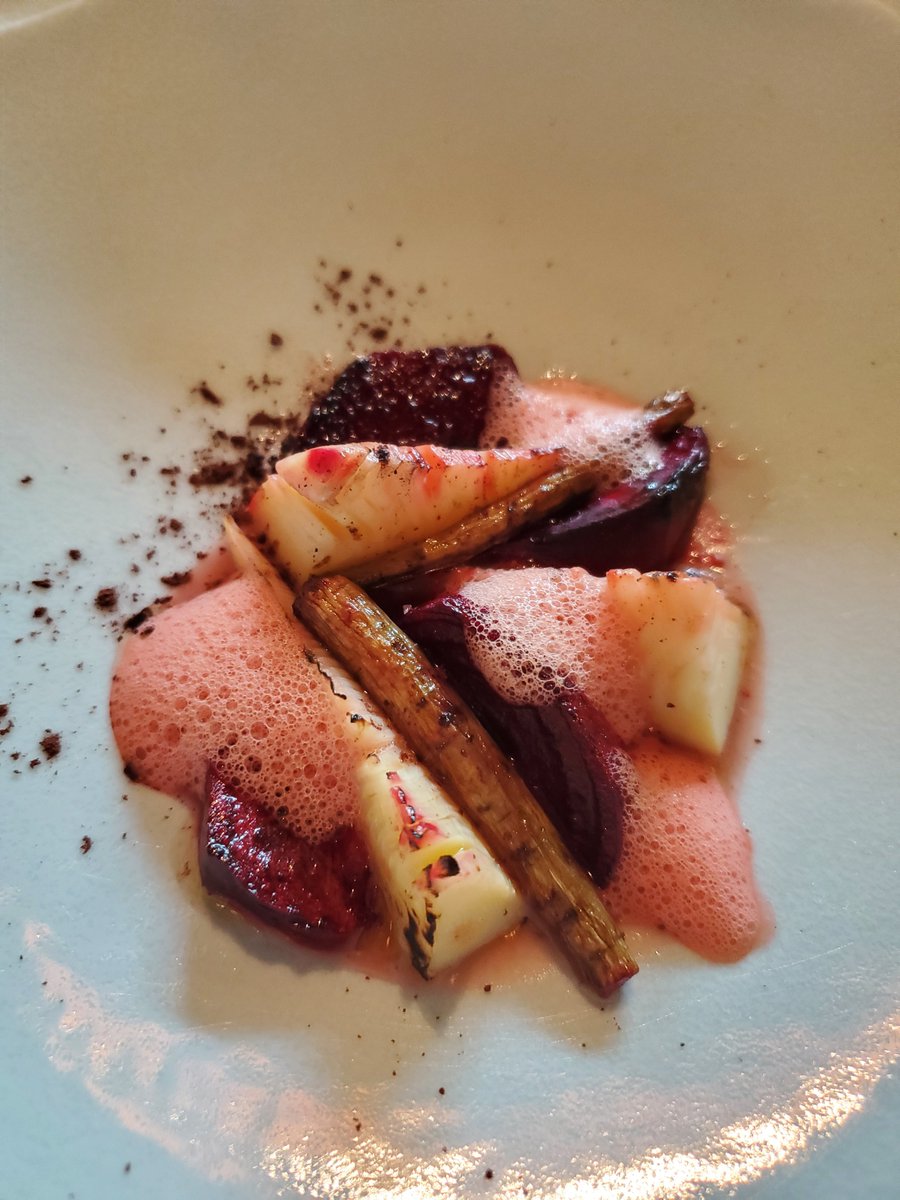 ハルキ tweet media