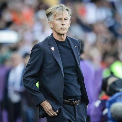 roro_bayern's tweet image. Andries Jonker devrait devenir le nouvel entraîneur principal du MVV Maastricht (#MVV) 

Les négociations entre le néerlandaise et le club limbourgeois en sont à leur phase finale. A noter que #Jonker a précédemment été l’adjoint de Van Gaal chez les Oranges, coach par intérim du