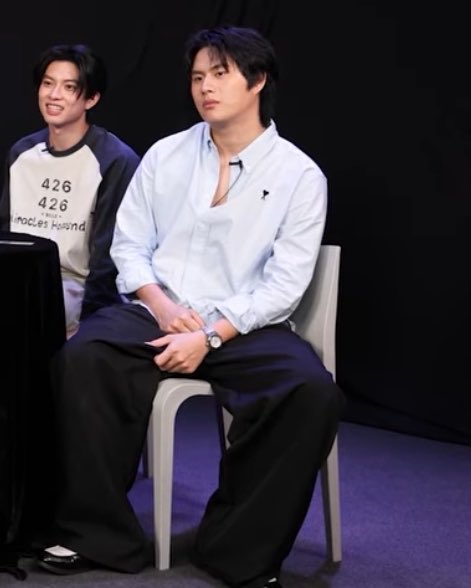 ૮ เก้อเก้อ ა tweet media