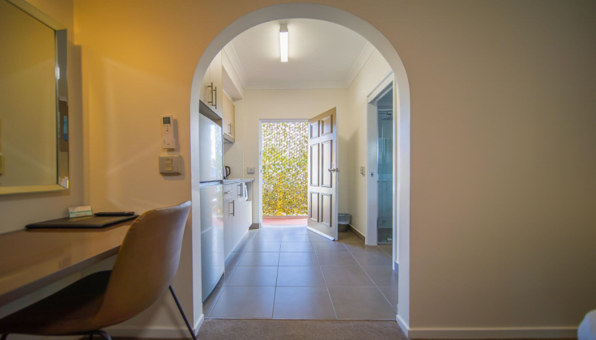 hamiltonsmotel's tweet image. Traveling with family? Make it unforgettable at Hamilton’s Queanbeyan Motel 
Spacious Deluxe Family Room with 2 bedrooms, smart TVs &amp;amp; modern comforts.

Book now.

📞 +61 2 6297 1877
🌐 hamiltonsmotel.com.au/rooms-deluxe-f…

#FamilyStay #Queanbeyan #Canberra #MotelLife #FamilyTravel #NSW