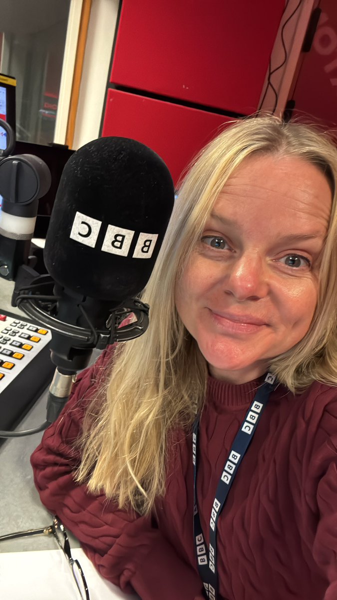 Back on <a href="/BBCOxford/">BBC Oxfordshire</a> today until 2pm! 📻