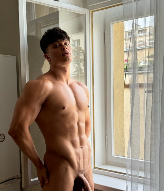 Andrewad_big's tweet photo. My house, my rules, let's get naughty😈 https://t.co/lFf8bN1xQr