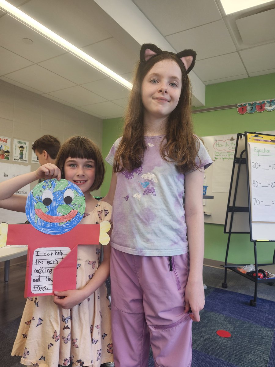 EuclidCheung's tweet photo. Students did a great job working on their Earth Day projects with our Reading Buddies!  ##euclidexplores ##rtsd26lifeready https://t.co/3WWmBMBtVK