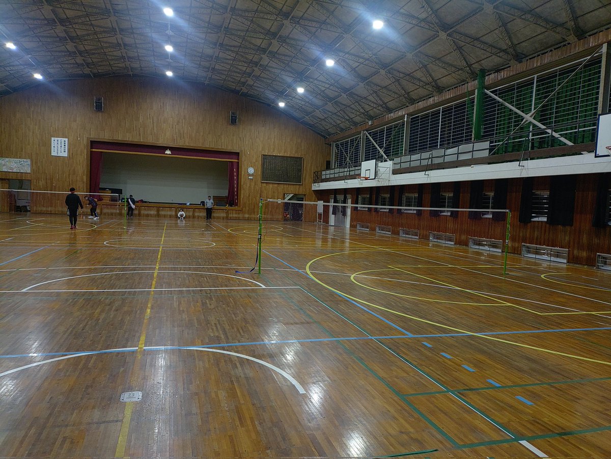 長崎でバドミントン中🏸

5ヶ月ぶりは動くそばから筋肉痛😱