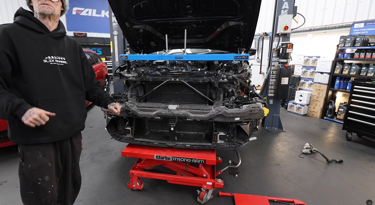 MachineMartUK's tweet image. 🚗💥Chris Slix is REBUILDING a DESTROYED BMW M5 in just 7 DAYS… and this time he’s got a helping hand! 🔧

The Clarke Strong Arm HTL500 - 500kg Hydraulic Lifting Table is back in action, putting itself to the test once again 💪⚙️

#ChrisSlix #BMWM5 #CarRebuild #ProjectCar