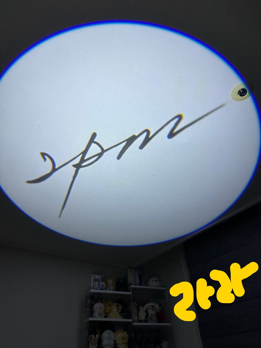 rara_junho's tweet photo. 응원봉 생각보다 괜찮넹😀
사무실 분들도 괜찮다고 칭찬해주심ㅎㅎ
#투피엠 #2pm #이준호 https://t.co/wppUaYzRDb